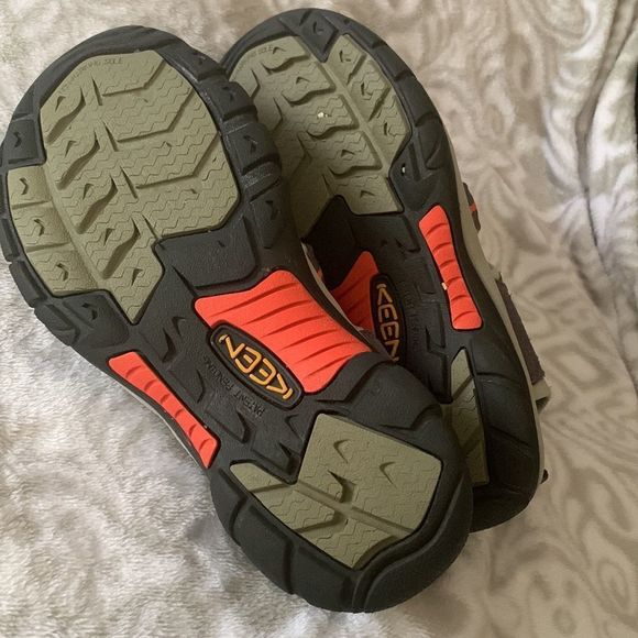 KEEN  anatomic sandals - Picture 9 of 12